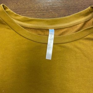 Fabletics oversized long sleeve T- NOT sweatshirt- like a T shirt